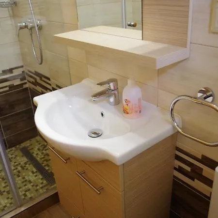 Aranyhal Apartment Heviz
