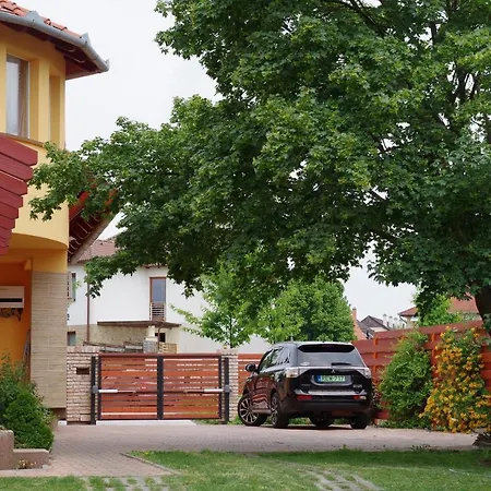 Aranyhal Apartment *
